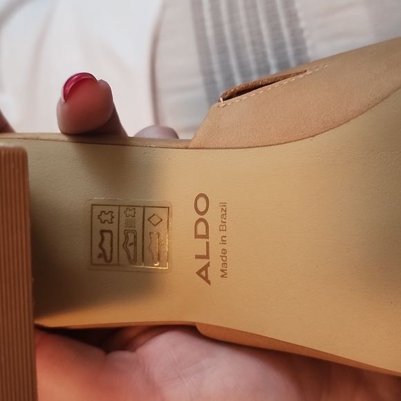 Aldo Sandles - Picture 4 of 6